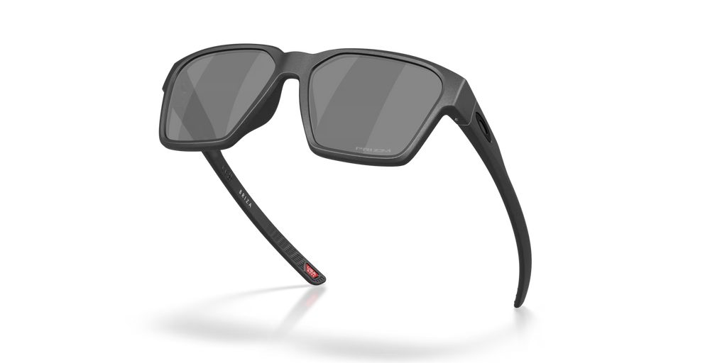 Oakley Briza