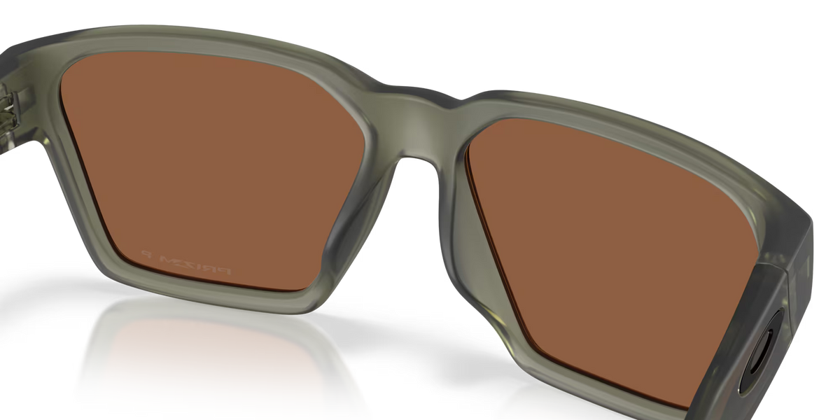 Oakley Briza